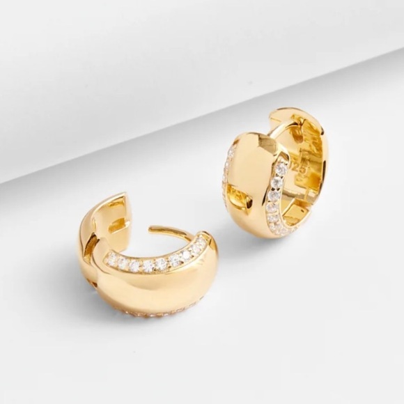 Madewell Demi-Fine Pronged Crystal Huggie Hoop Earrings $88 NEW 14k gold over SS - Picture 2 of 5